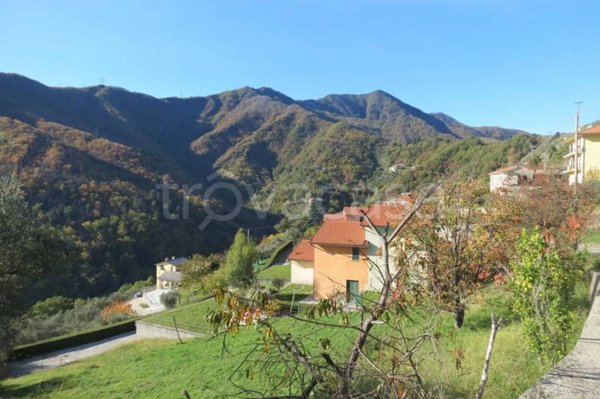 casa indipendente in vendita a Borzonasca