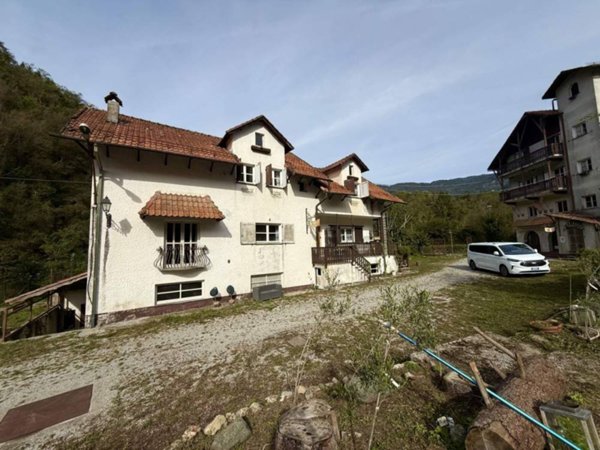 appartamento in vendita a Borzonasca