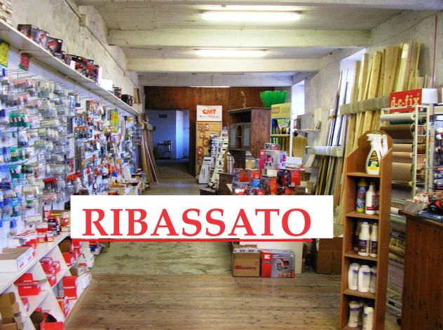 locale commerciale in vendita a Busalla