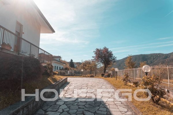 casa indipendente in vendita a Busalla in zona Sarissola