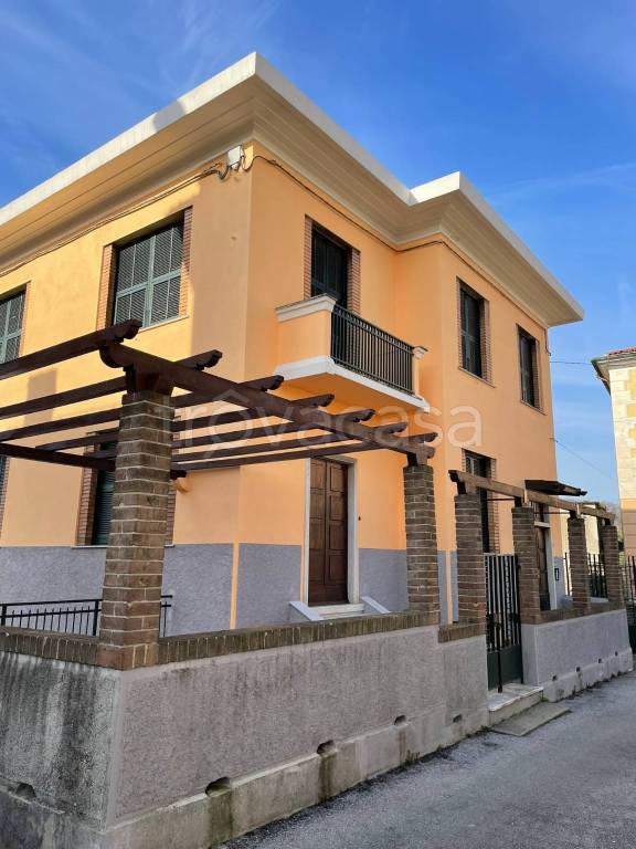 appartamento in vendita a Busalla