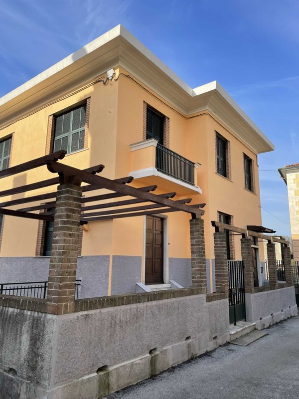 appartamento in vendita a Busalla