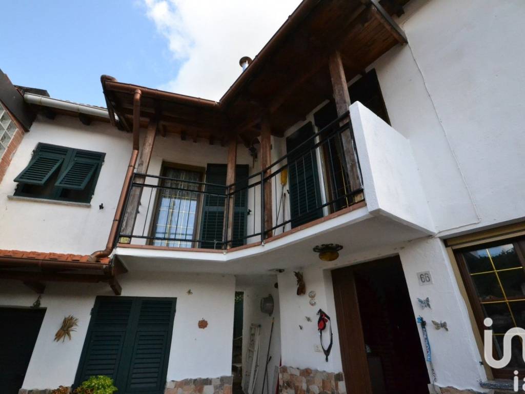 casa indipendente in vendita a Busalla