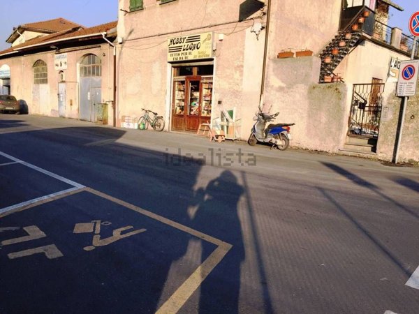 locale commerciale in vendita a Busalla