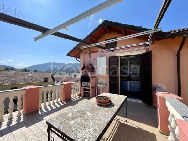 appartamento in vendita a Busalla in zona Sarissola