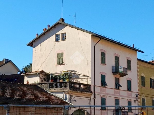 pentavano in vendita a Busalla