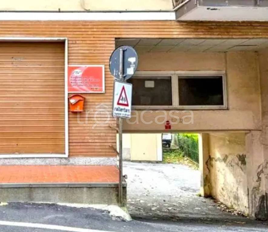 negozio in vendita a Busalla in zona Sarissola