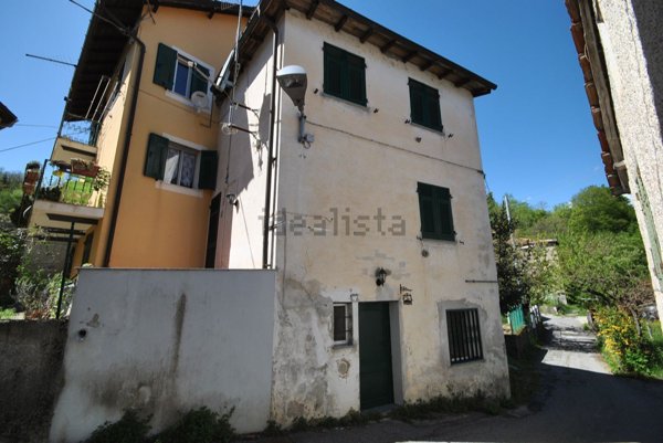 casa indipendente in vendita a Busalla in zona Semino