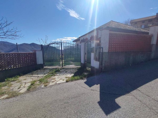 casa indipendente in vendita a Busalla in zona Bastia