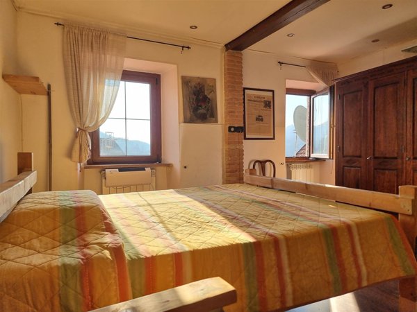 casa indipendente in vendita a Busalla in zona Camarza