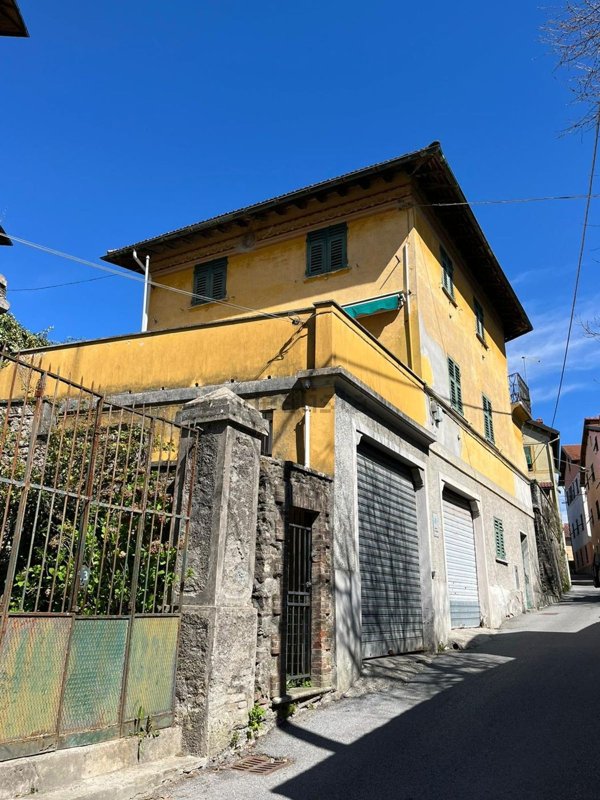 casa indipendente in vendita a Busalla