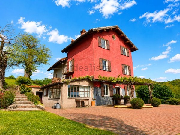 casa indipendente in vendita a Busalla in zona Sarissola