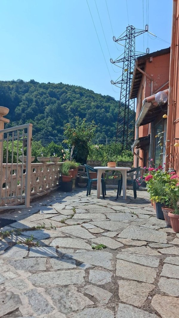 appartamento in vendita a Busalla in zona Sarissola