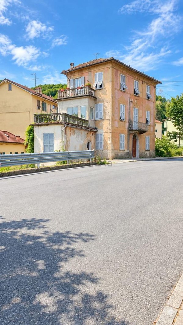 casa indipendente in vendita a Busalla in zona Sarissola