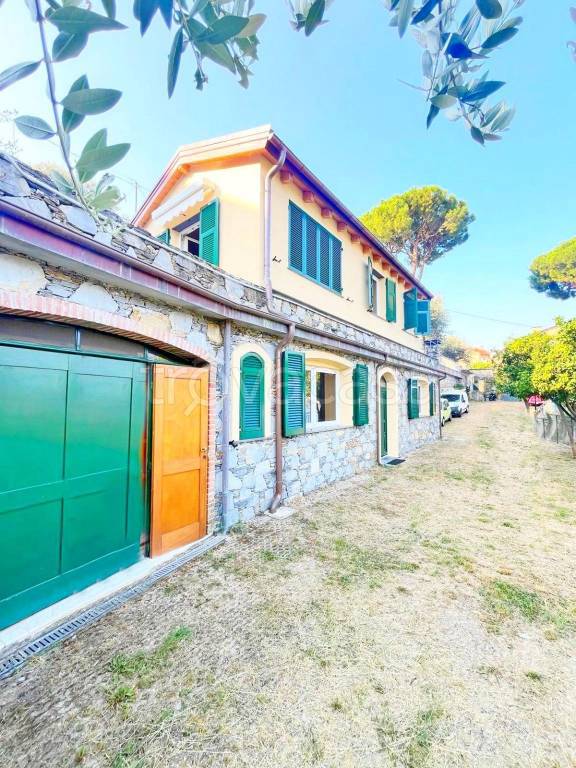 casa indipendente in vendita a Camogli