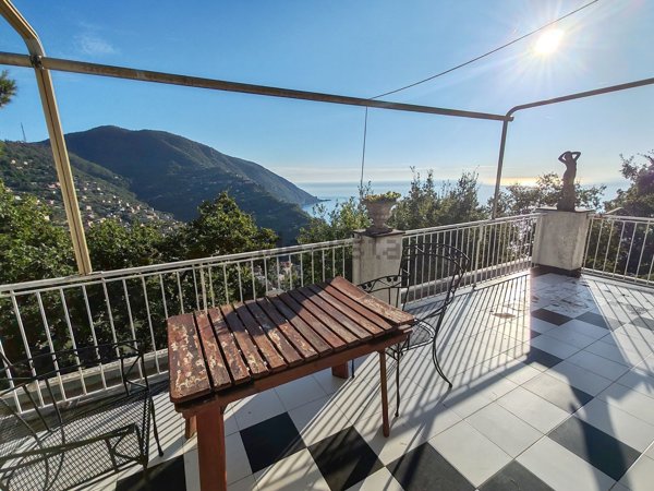 casa indipendente in vendita a Camogli in zona Ruta