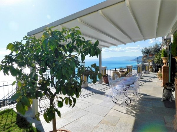 casa indipendente in vendita a Camogli