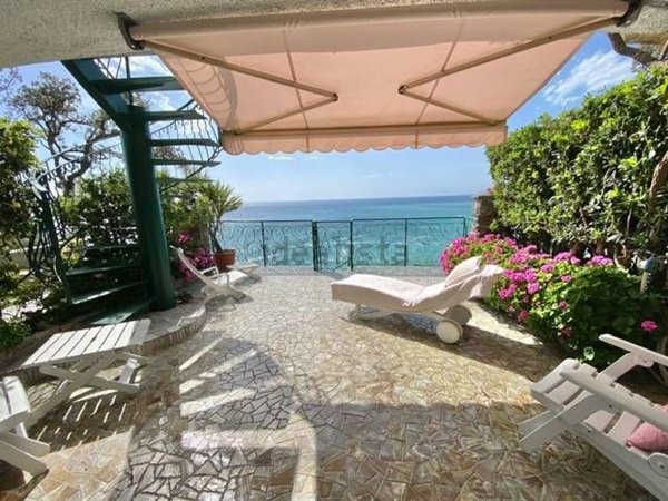 casa indipendente in vendita a Camogli