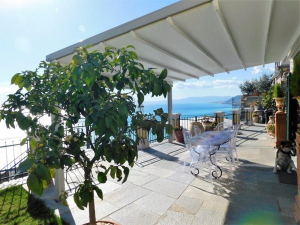 casa indipendente in vendita a Camogli