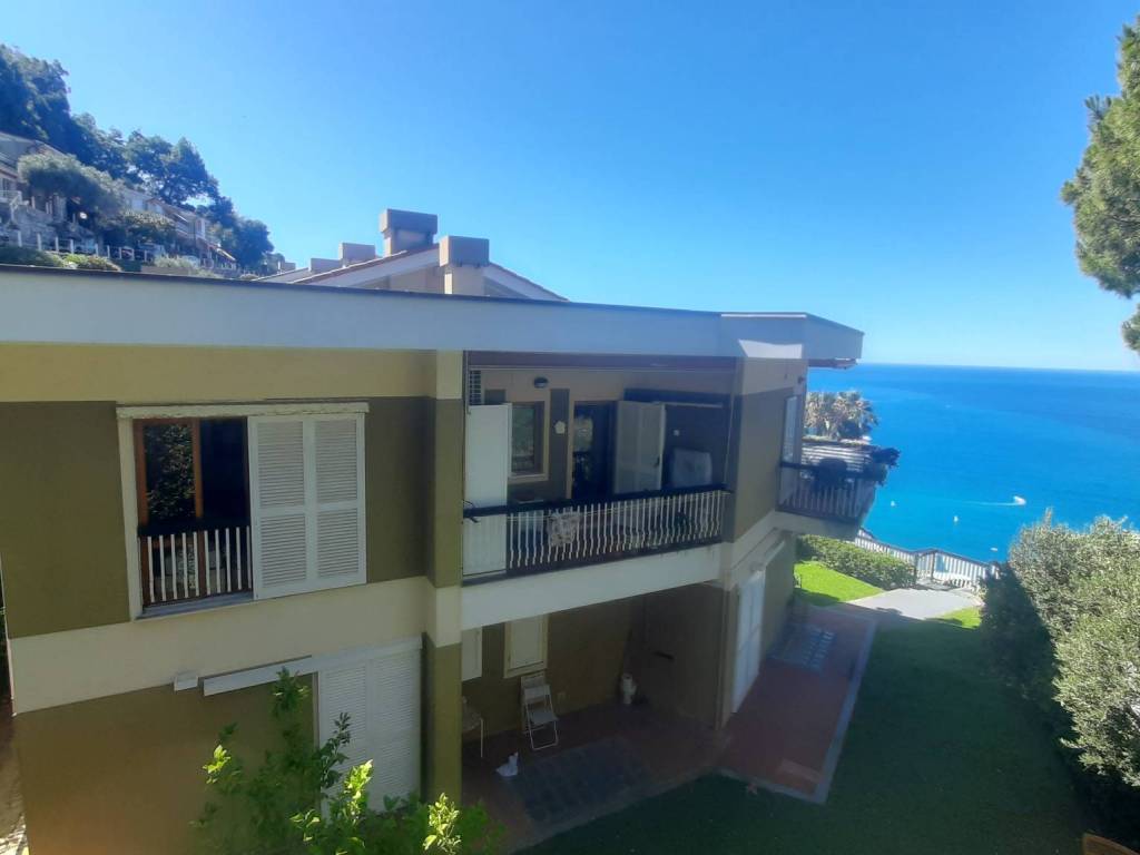 appartamento in vendita a Camogli