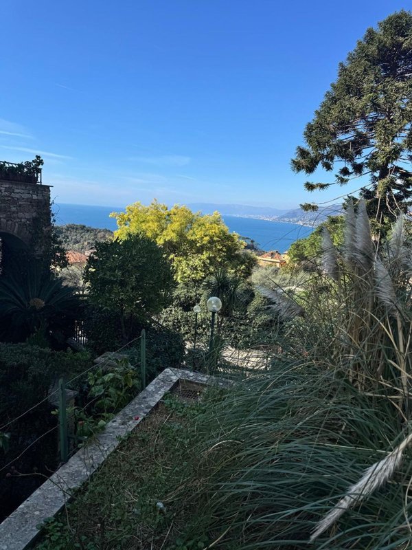 appartamento in vendita a Camogli in zona Ruta
