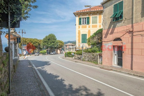 locale commerciale in vendita a Camogli