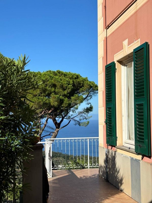appartamento in vendita a Camogli in zona Ruta