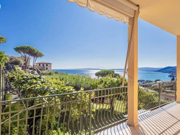 casa indipendente in vendita a Camogli