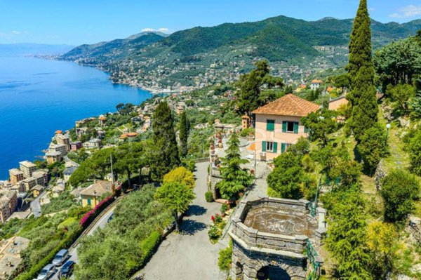 casa indipendente in vendita a Camogli