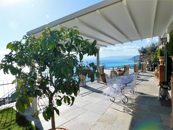 casa indipendente in vendita a Camogli