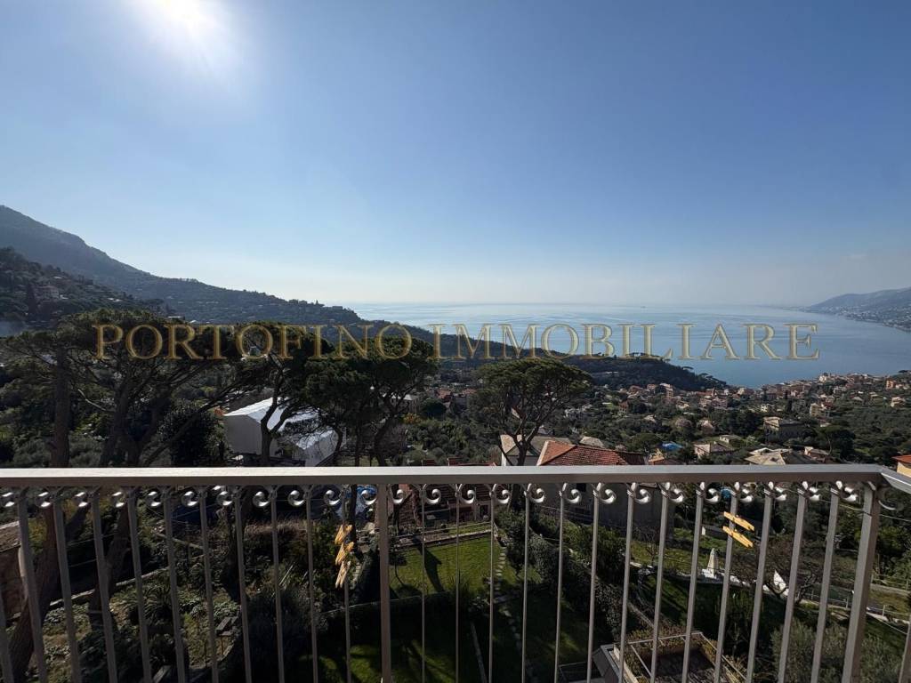 appartamento in vendita a Camogli in zona Ruta