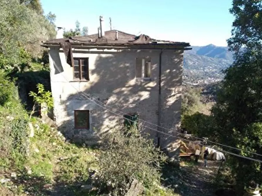 pentavano in vendita a Camogli in zona Ruta