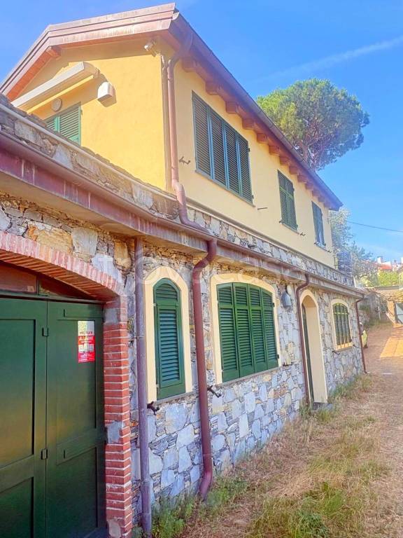 casa indipendente in vendita a Camogli