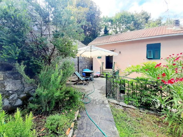 casa indipendente in vendita a Camogli in zona Ruta