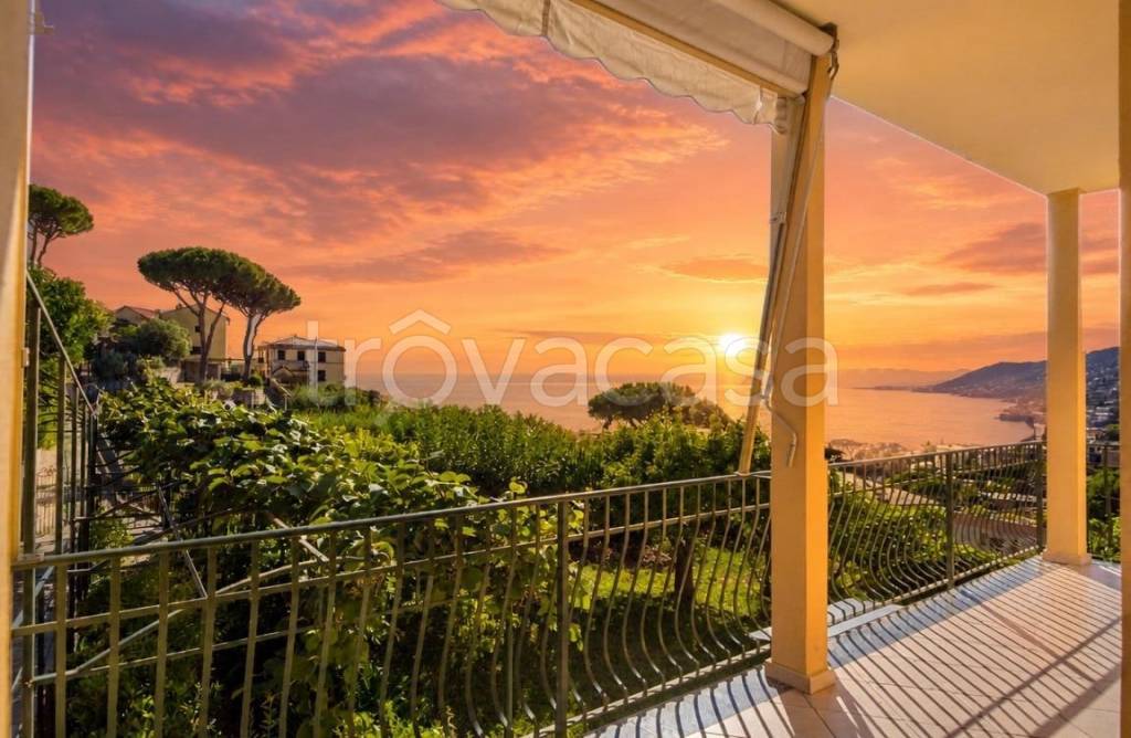 casa indipendente in vendita a Camogli