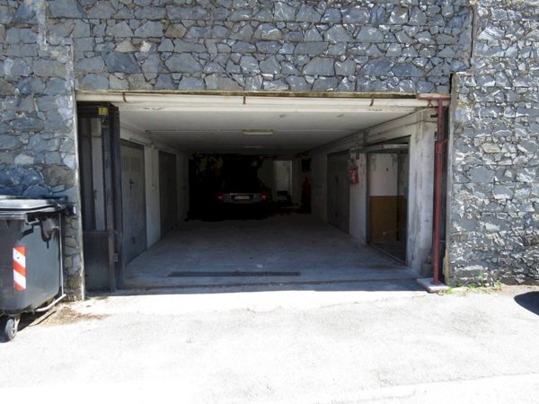 box auto in vendita a Camogli in zona Ruta
