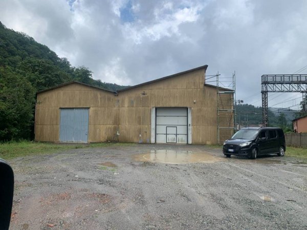 locale commerciale in vendita a Campo Ligure