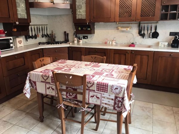 casa indipendente in vendita a Campomorone