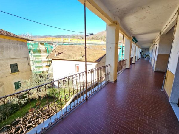 appartamento in vendita a Campomorone in zona Isoverde