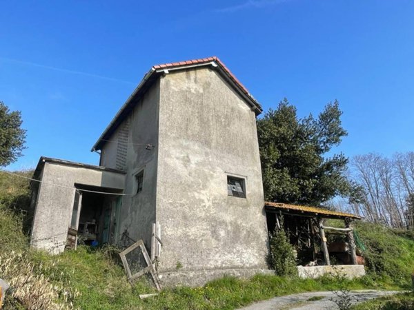 casa indipendente in vendita a Campomorone in zona Langasco