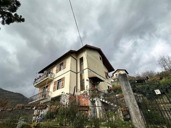 casa indipendente in vendita a Campomorone in zona Gazzolo