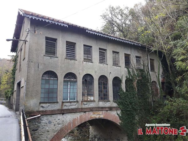 locale di sgombero in vendita a Campomorone