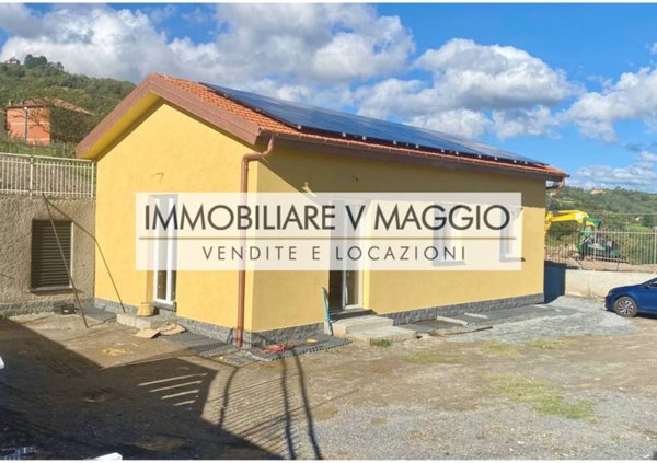 casa indipendente in vendita a Campomorone in zona Langasco