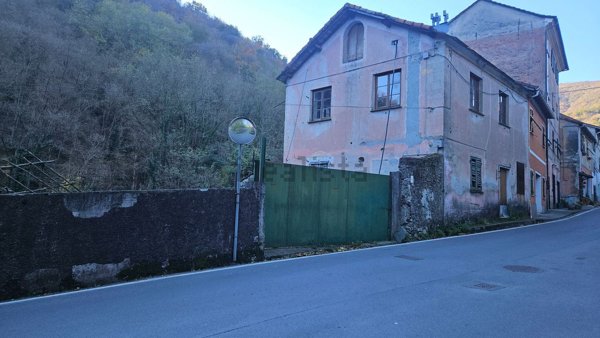 casa indipendente in vendita a Campomorone in zona Gazzolo