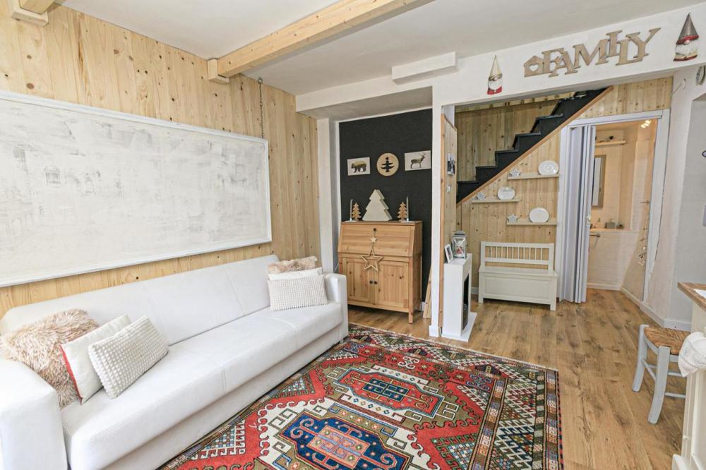 casa indipendente in vendita a Campomorone in zona Isoverde