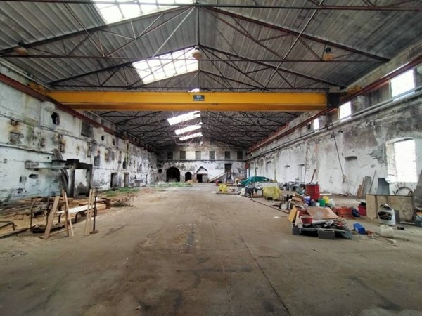 locale commerciale in vendita a Campomorone in zona Isoverde