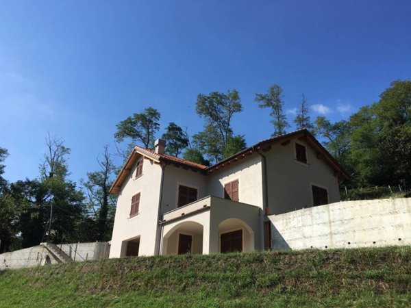 casa indipendente in vendita a Campomorone