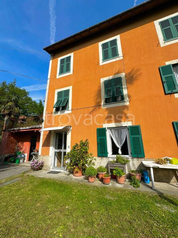 appartamento in vendita a Campomorone in zona Isoverde