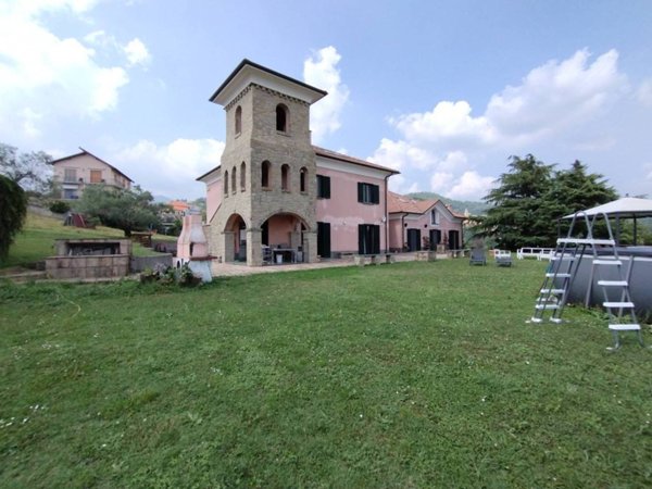 casa indipendente in vendita a Campomorone in zona Langasco