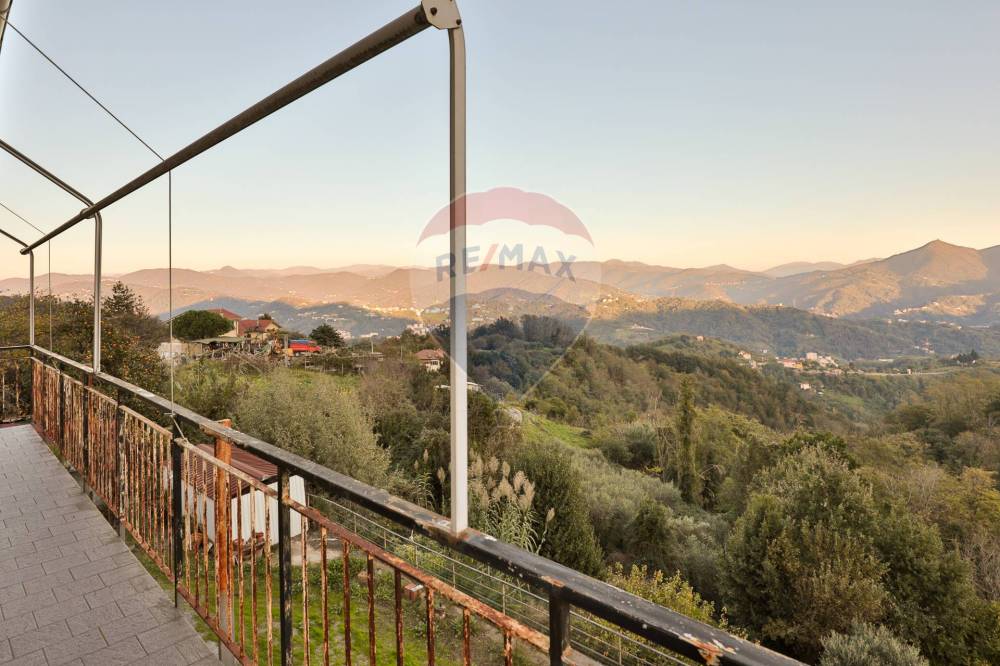 casa indipendente in vendita a Campomorone